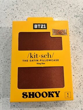BT21 /kit·sch/ Shooky Satin Pillowcase - King Size, Rust Brown